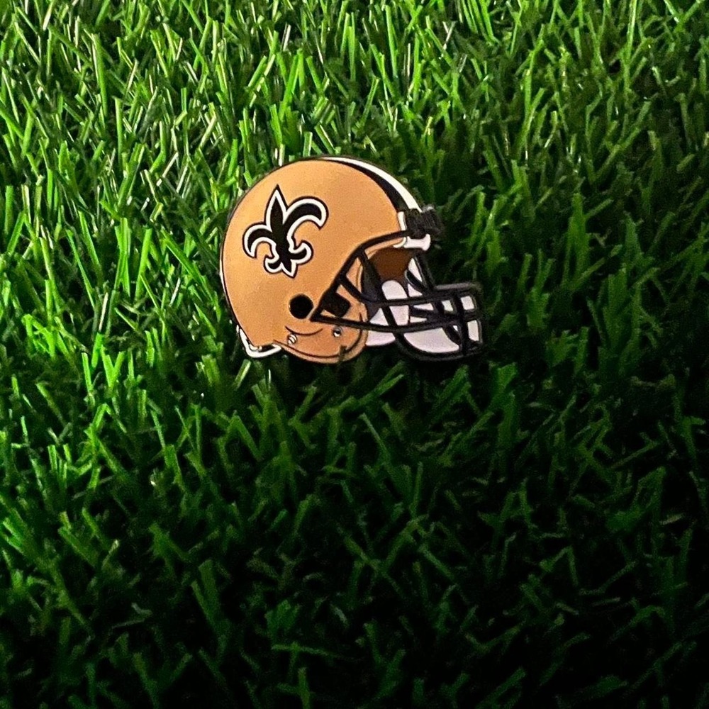 Saints pin